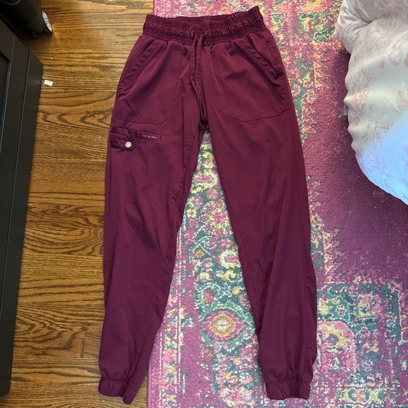 Healing Hands Maroon Scrub Set - Picture 5 of 6